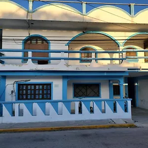 https://charly-house.quintano-roohotels.com